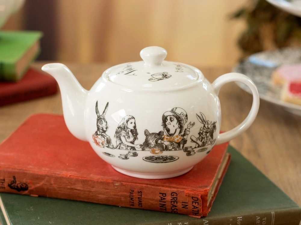 Mikasa V&A Alice In Wonderland Konvička na čaj, 450 ml