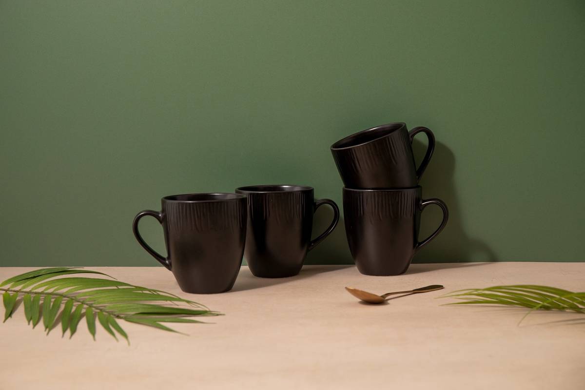 Mikasa Jardin Midnight Sada kameninových hrnků, 420 ml, 4 ks