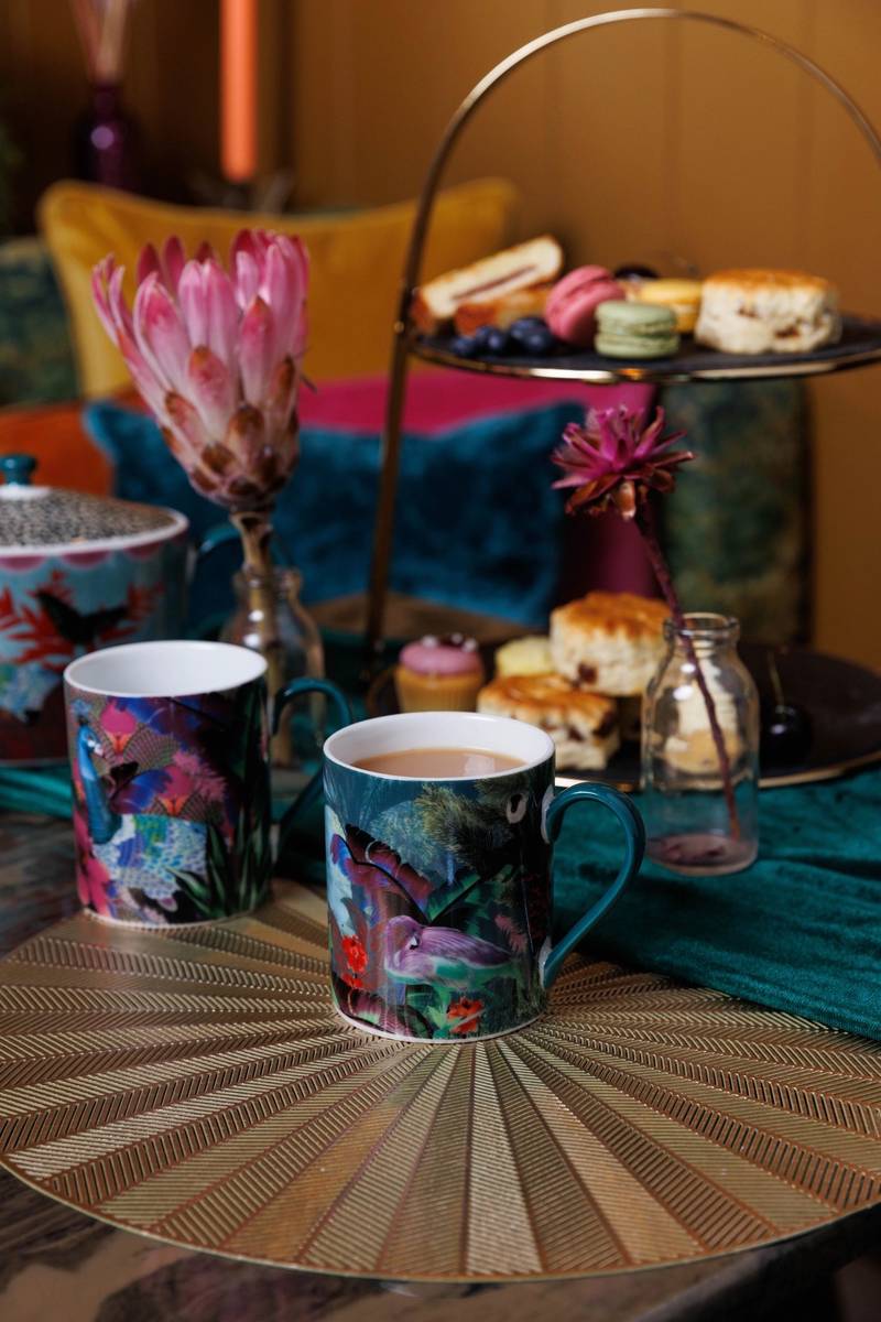 Mikasa Sarah Arnett Porcelánový hrnek Flamingo, 300 ml