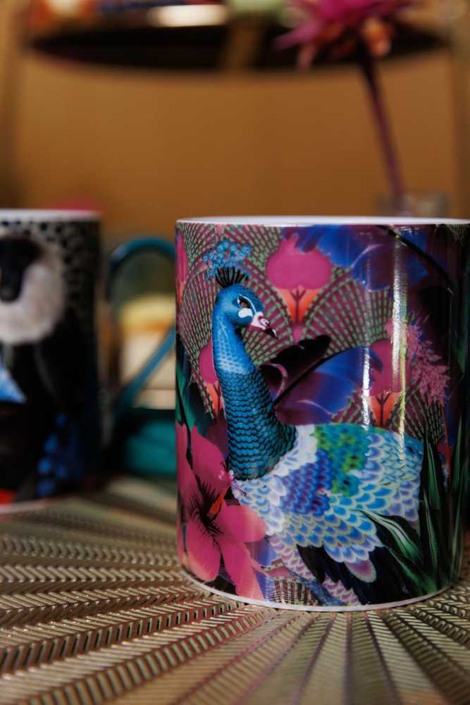 Mikasa Sarah Arnett Porcelánový hrnek Peacock, 300 ml