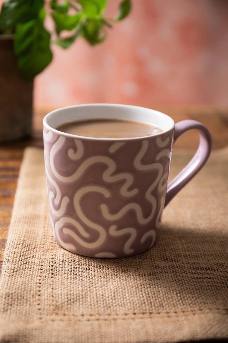 Mikasa Kameninový hrnek Textured Purple Swirl, 360 ml
