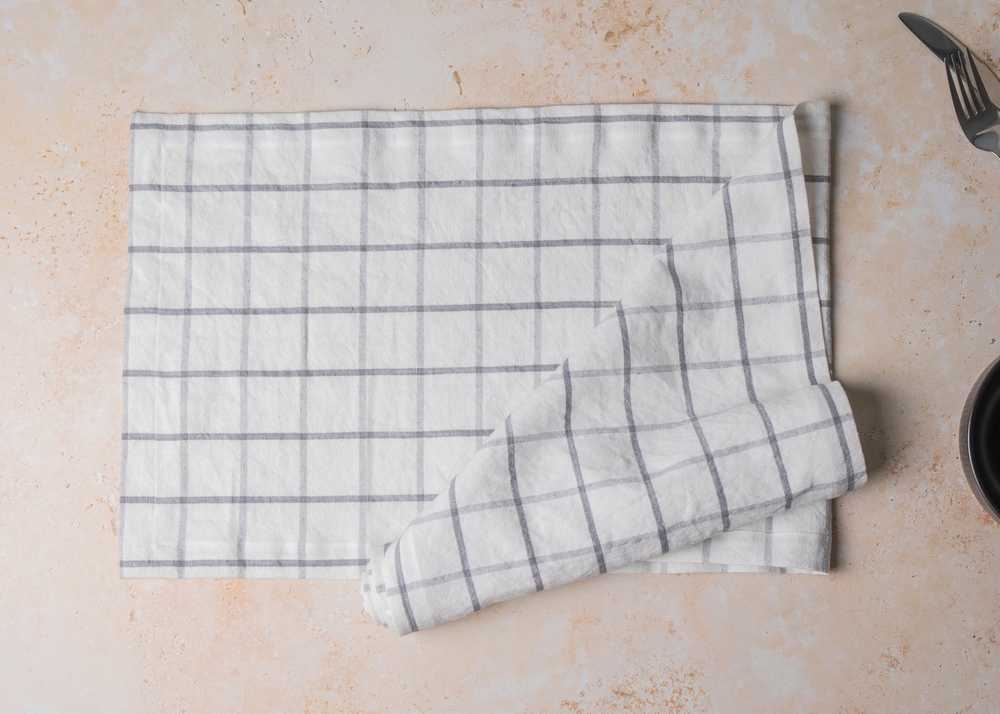 Mikasa Běhoun na stůl, 230 cm