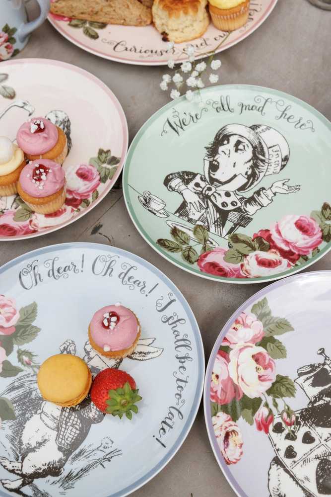 Mikasa V&A Alice In Wonderland Sada dezertních talířů, 4 ks