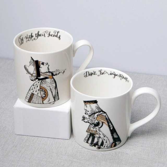 Mikasa V&A Alice In Wonderland Sada hrnků His And Hers, 350 ml, 2 ks