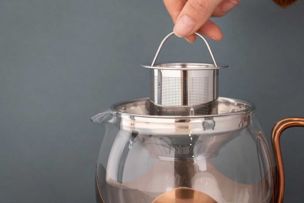 La Cafetière Konvička na čaj s infuzérem, měděná, pro 4 šálky