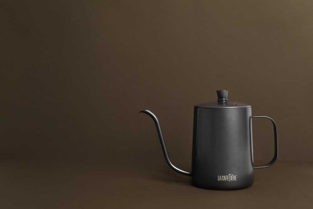 La Cafetière Konvička na kávu s úzkou nálevkou, 600 ml