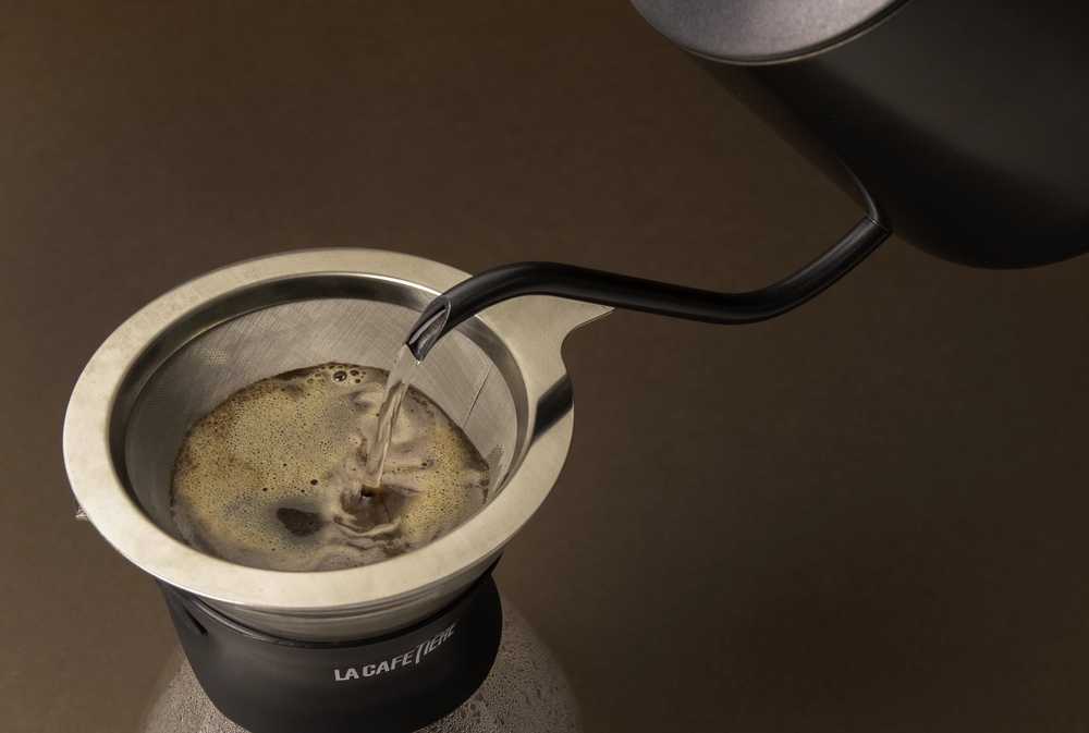 La Cafetière Konvička na kávu s úzkou nálevkou, 600 ml