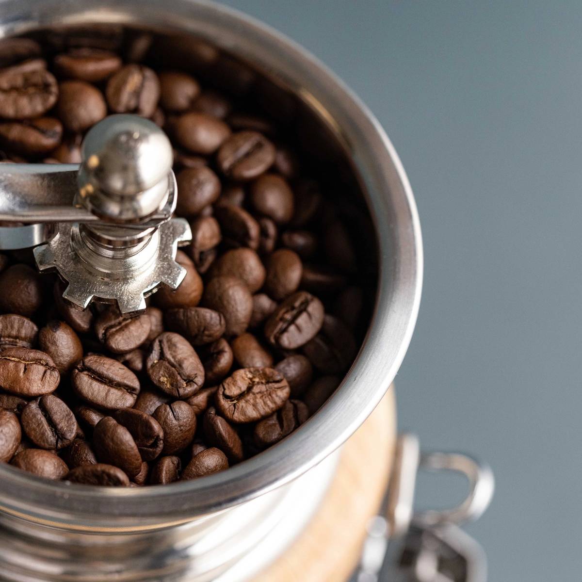 La Cafetière Mlýnek na kávu z nerezové oceli