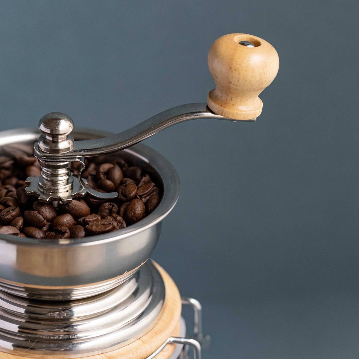La Cafetière Mlýnek na kávu z nerezové oceli