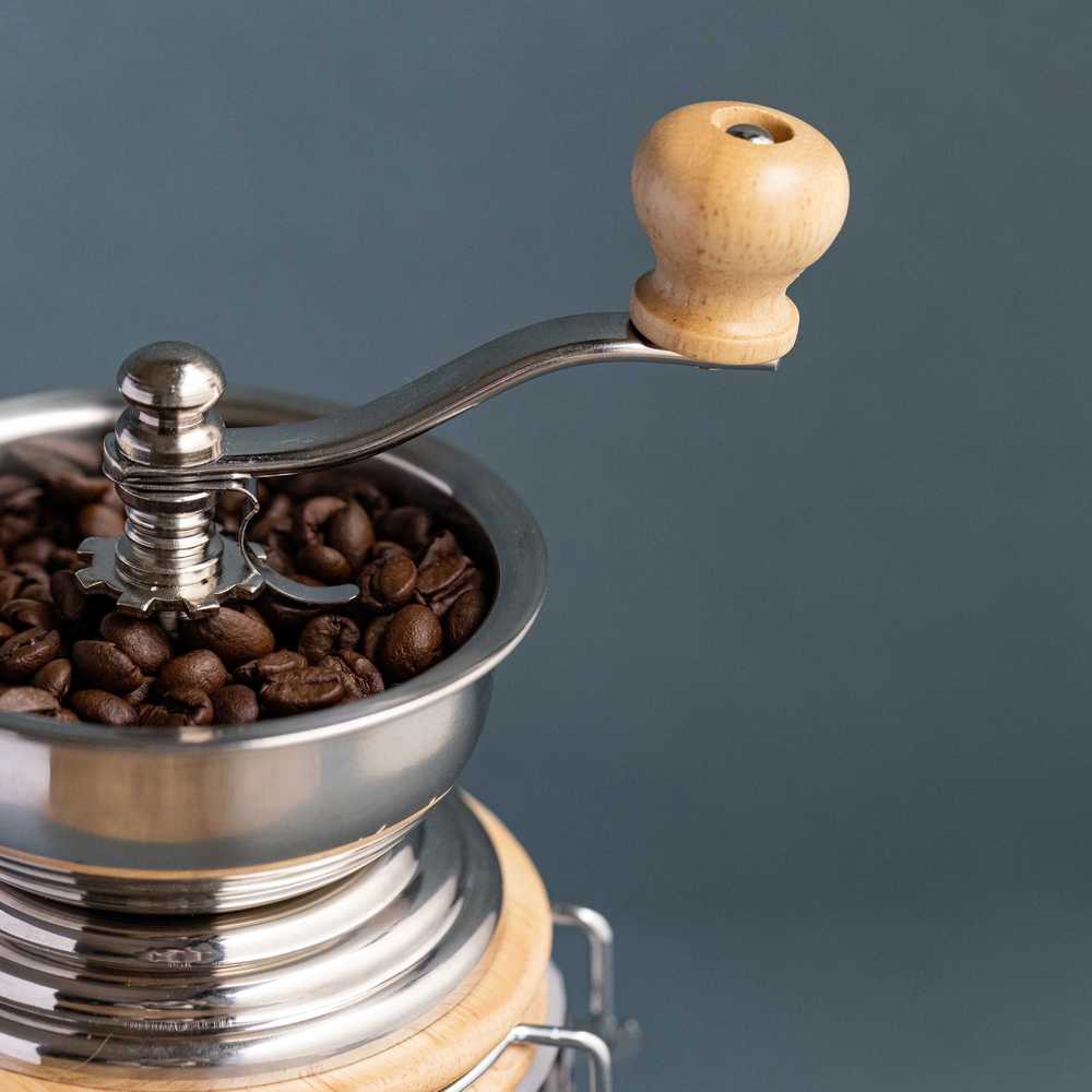 La Cafetière Mlýnek na kávu z nerezové oceli