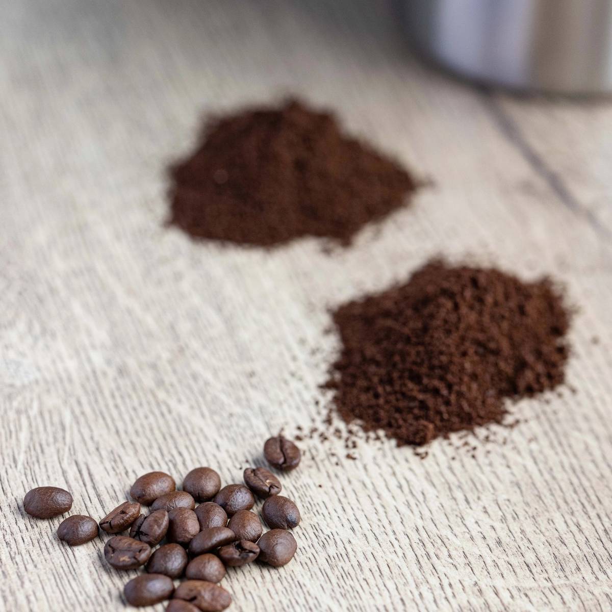 La Cafetière Mlýnek na kávu z nerezové oceli