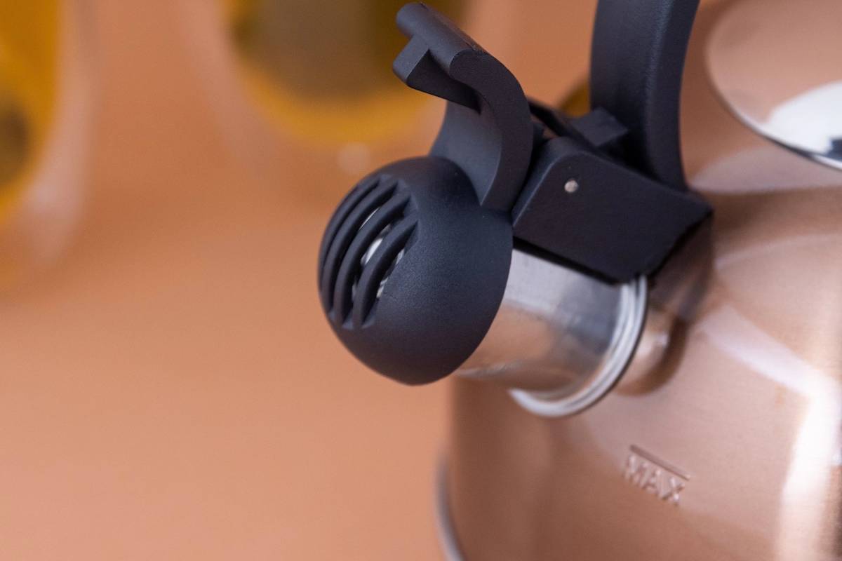 La Cafetière Nerezová konvice na vodu s píšťalkou, měděný efekt, 1.4 l
