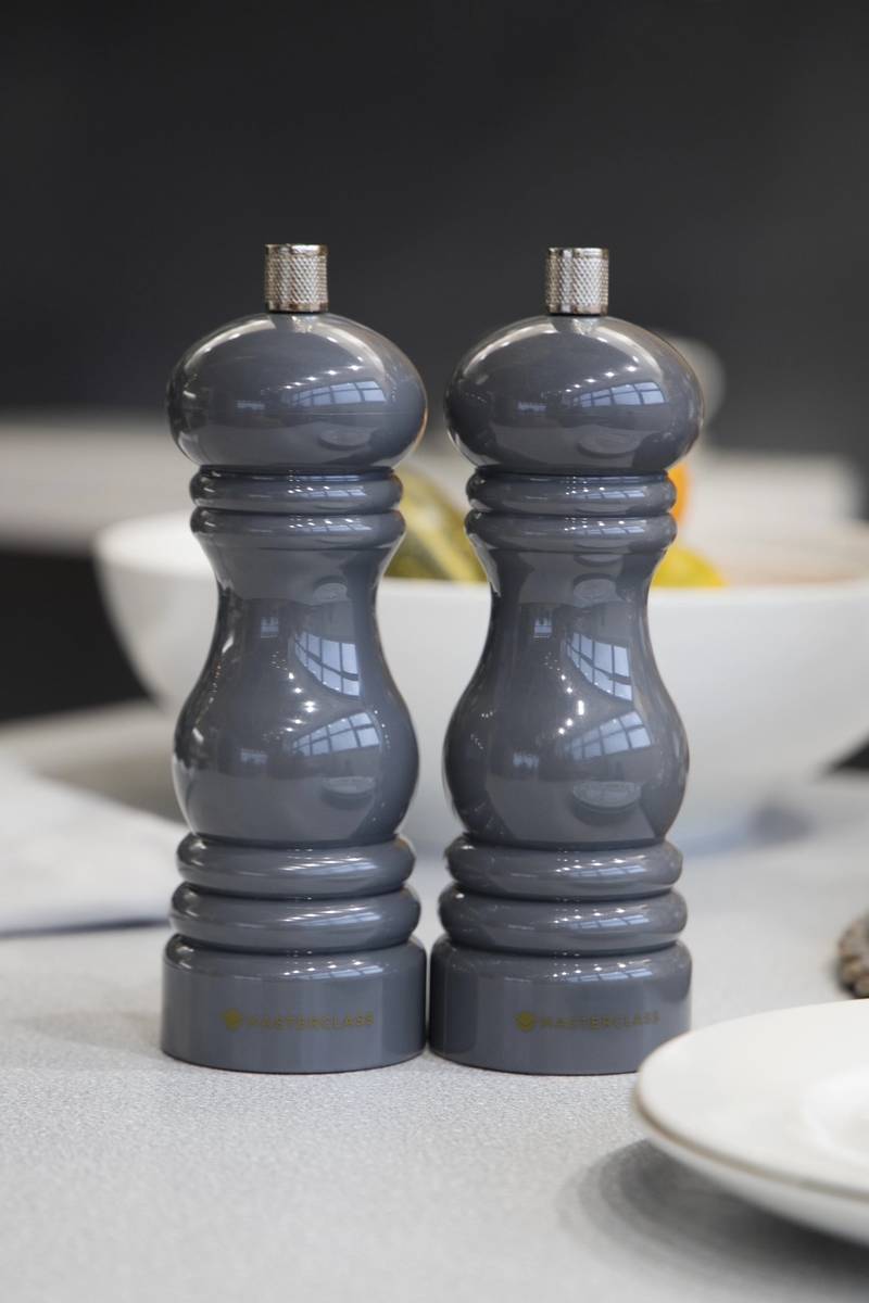 MasterClass Mlýnek na sůl / pepř, tmavě šedá, 17 cm