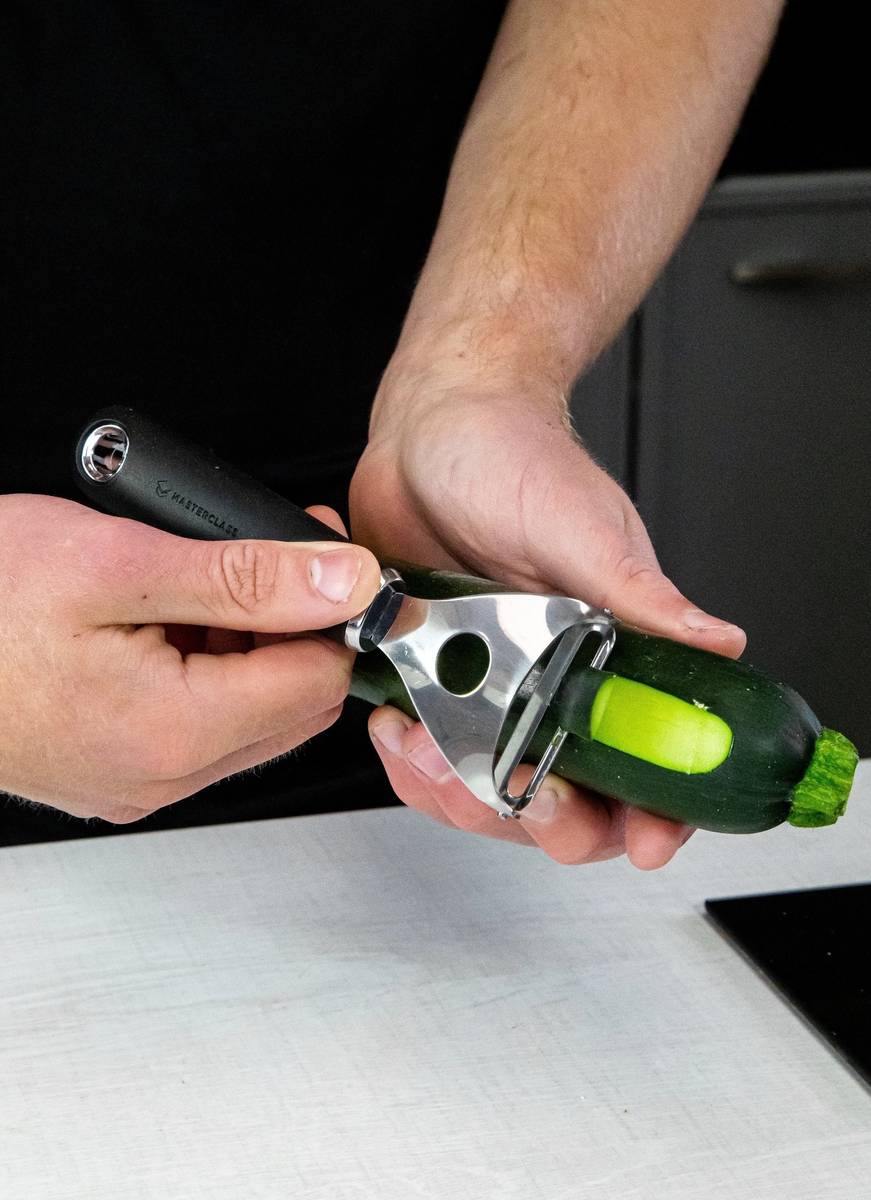 MasterClass Soft Grip Škrabka na ovoce a zeleninu