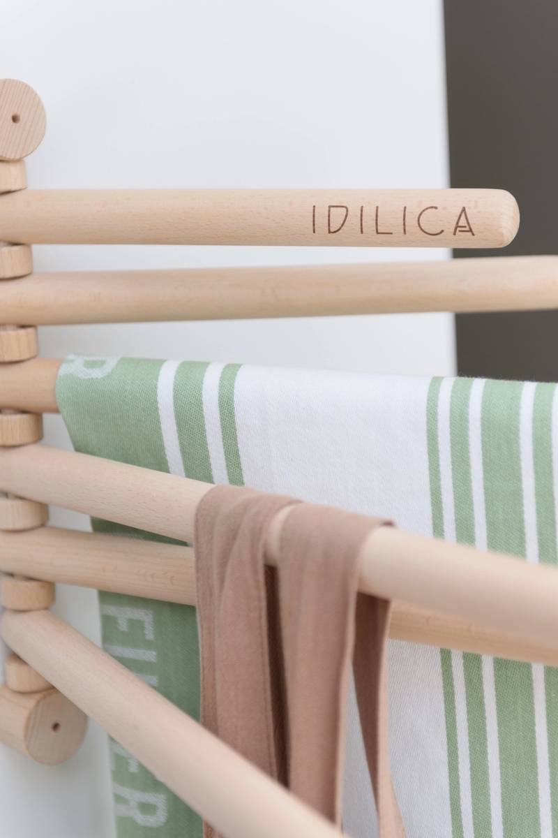 Idilica Nástěnný držák z bukového dřeva