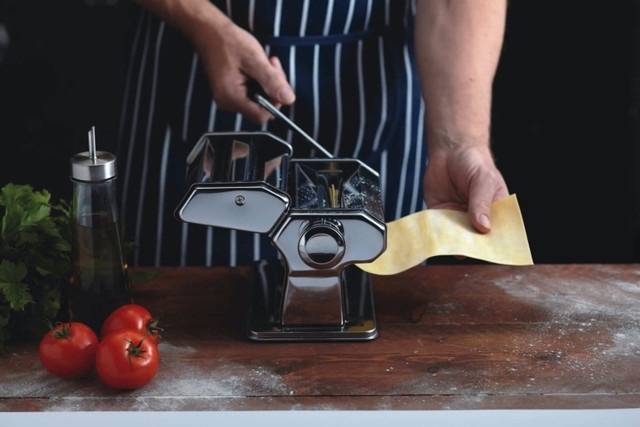 KitchenCraft Strojek na těstoviny Italian Deluxe Double Cutter