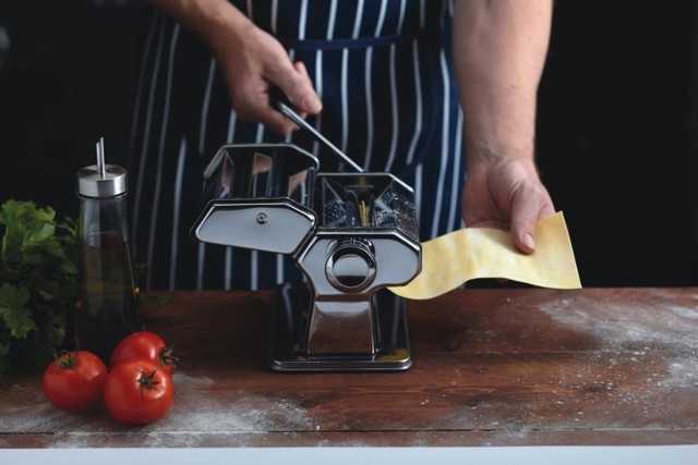 KitchenCraft Strojek na těstoviny Italian Deluxe Double Cutter