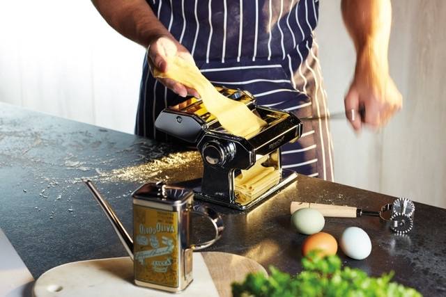 KitchenCraft Strojek na těstoviny Italian Deluxe Double Cutter