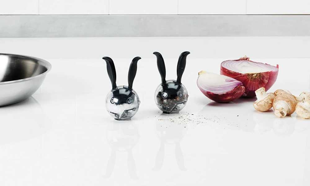 Chef'n Sada magnetických mlýnků na pepř a sůl, 2 ks