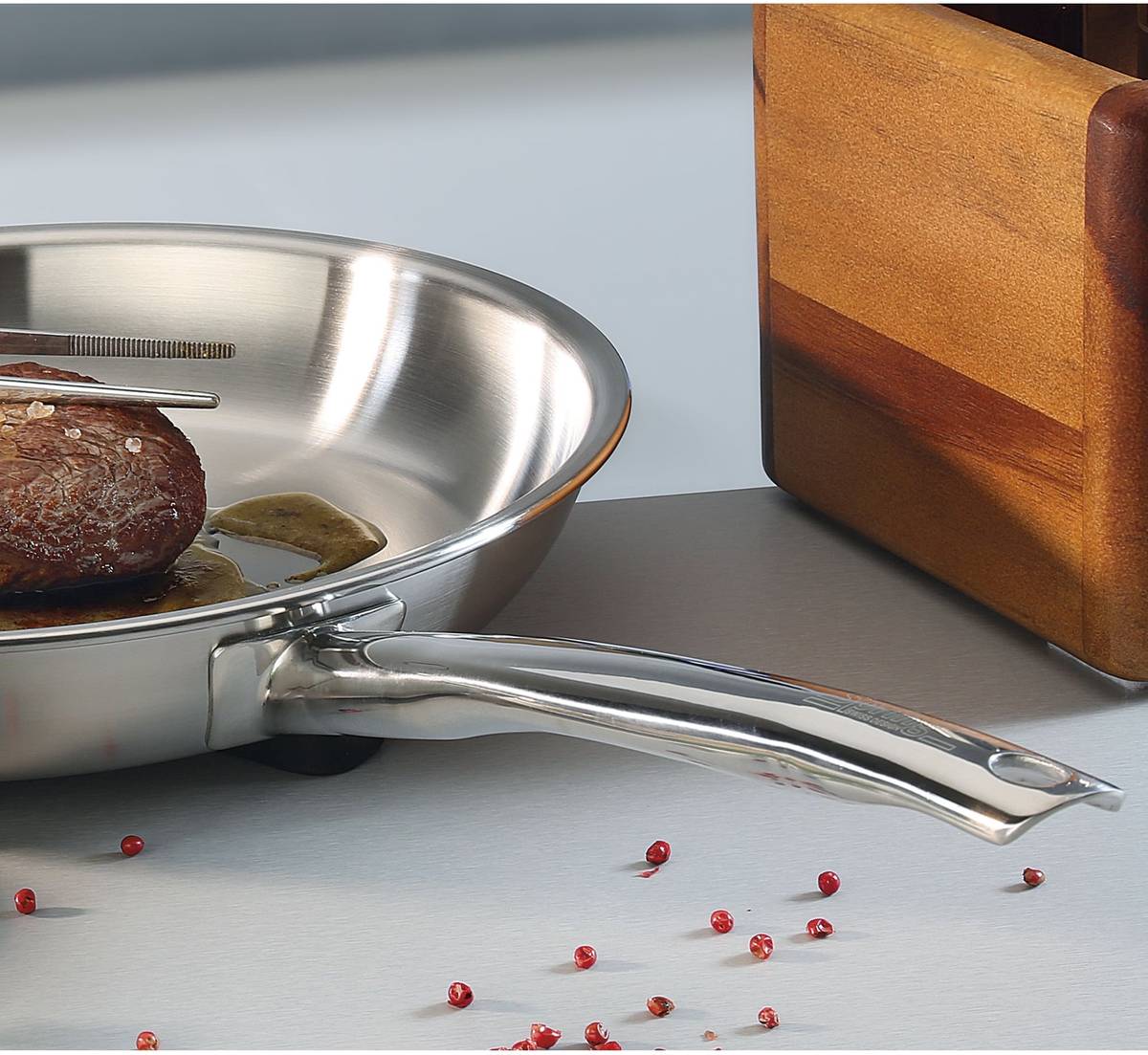 Spring Pánev Brigade Premium, 28 cm