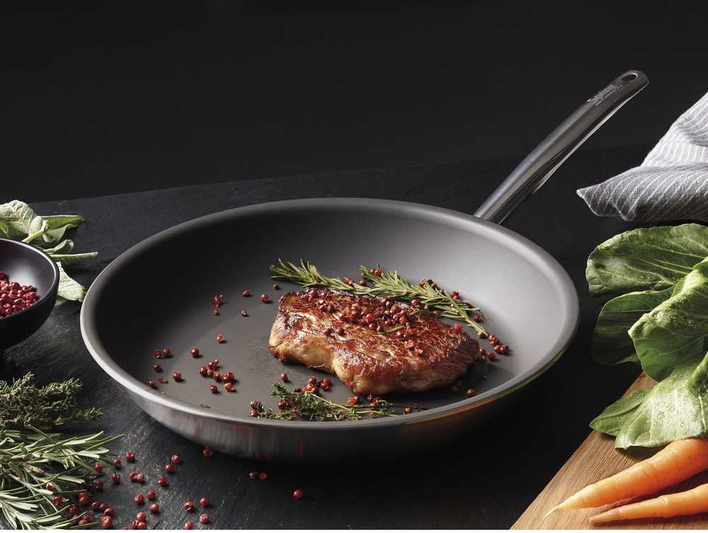 Spring Ultimate Pánev XL Brigade, 24 cm