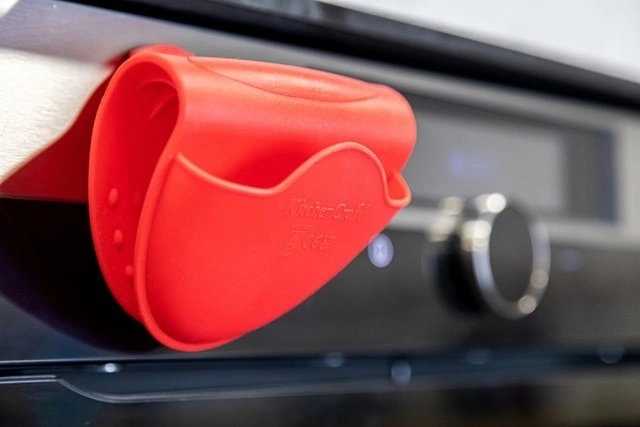 KitchenCraft Silikonová chňapka, červená