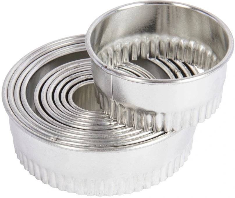 KitchenCraft Sada vykrajovátek s kovovou krabičkou, 11 ks