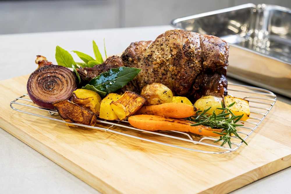 KitchenCraft Pekáč na pečení s roštem, 35 x 28 cm