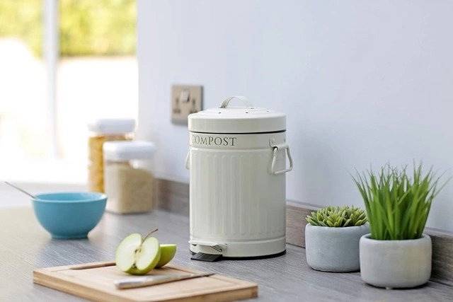 KitchenCraft Kuchyňský kompostér s uhlíkovým filtrem, 3 l