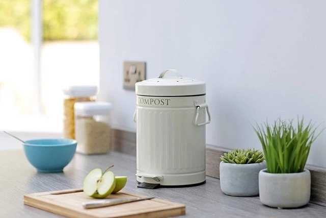 KitchenCraft Kuchyňský kompostér s uhlíkovým filtrem, 3 l