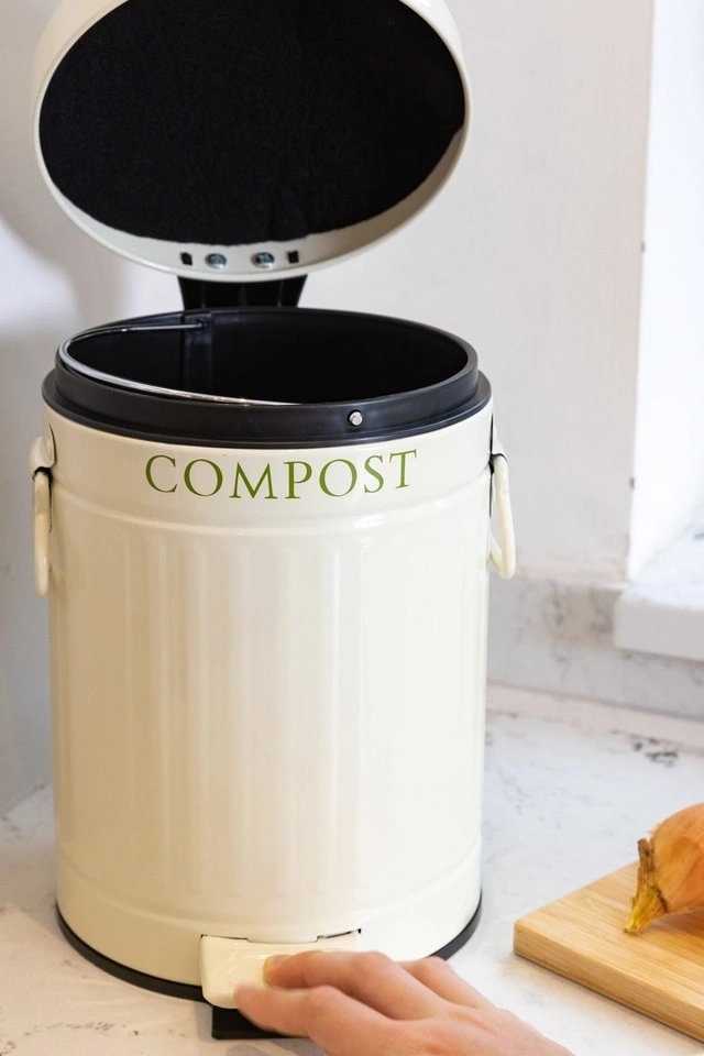 KitchenCraft Kuchyňský kompostér s uhlíkovým filtrem, 3 l