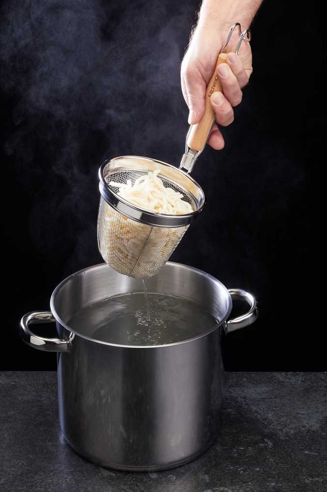 KitchenCraft World of Flavours Sítko na nudle