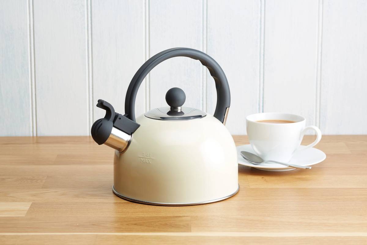 KitchenCraft Living Nostalgia Konvice na vodu pískací, krémová, 1.3 l