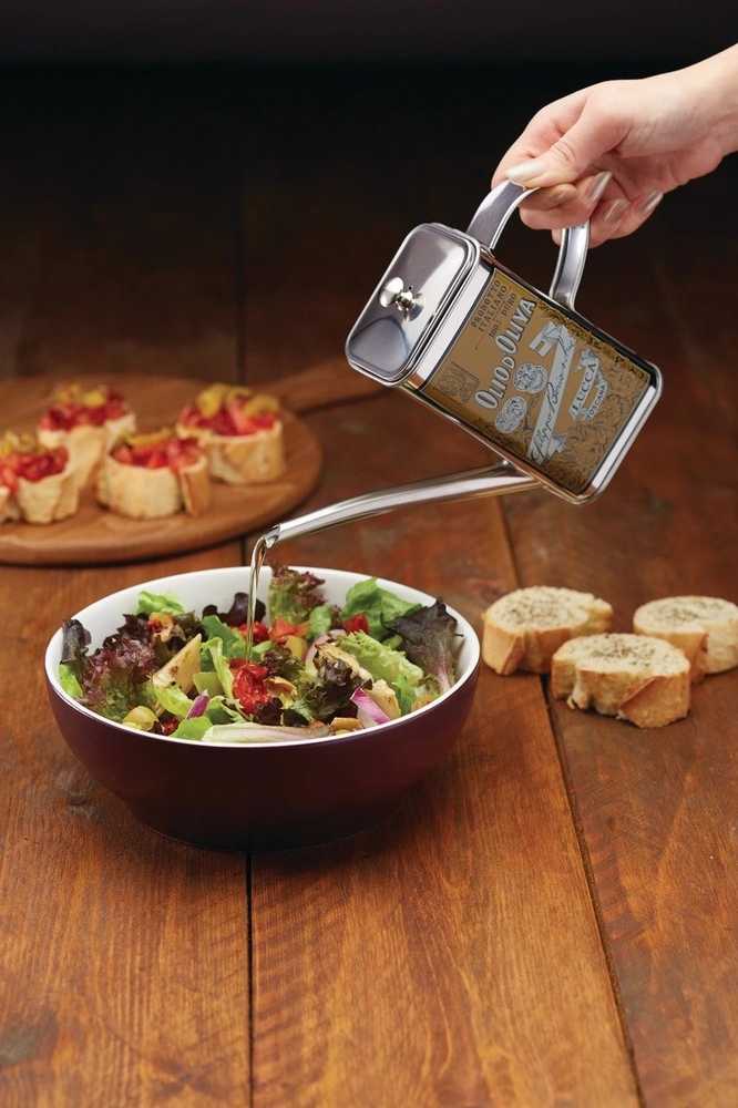 KitchenCraft World of Flavours Nerezová konvička na olej s tenkou hubičkou, 500 ml