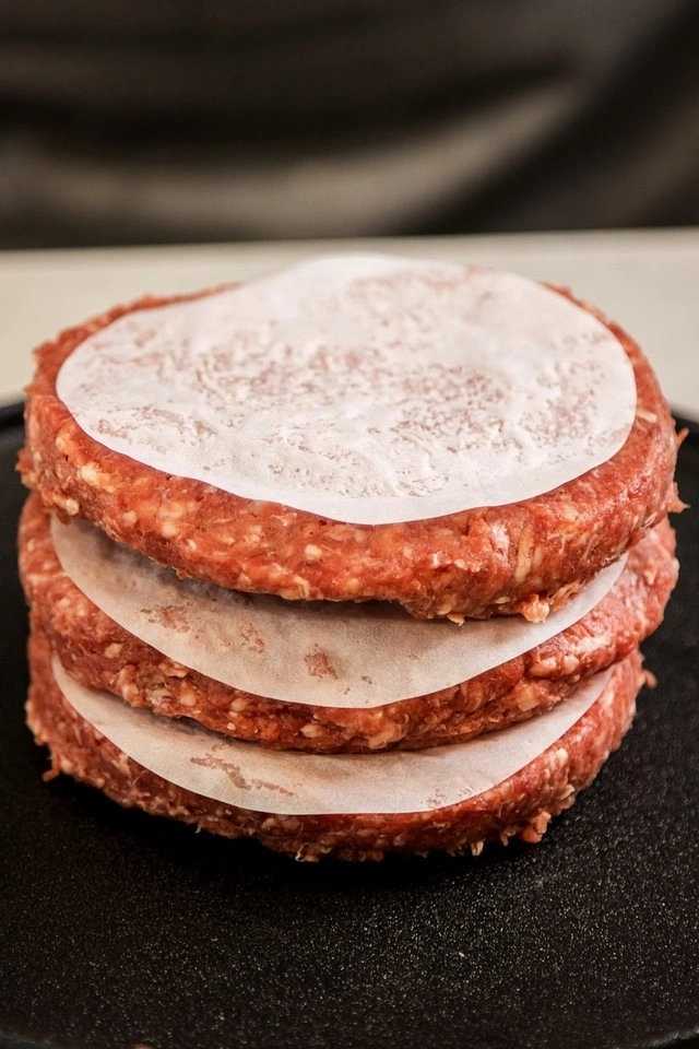 KitchenCraft Povoskované separační papírky na čtvrtlibrové burgery