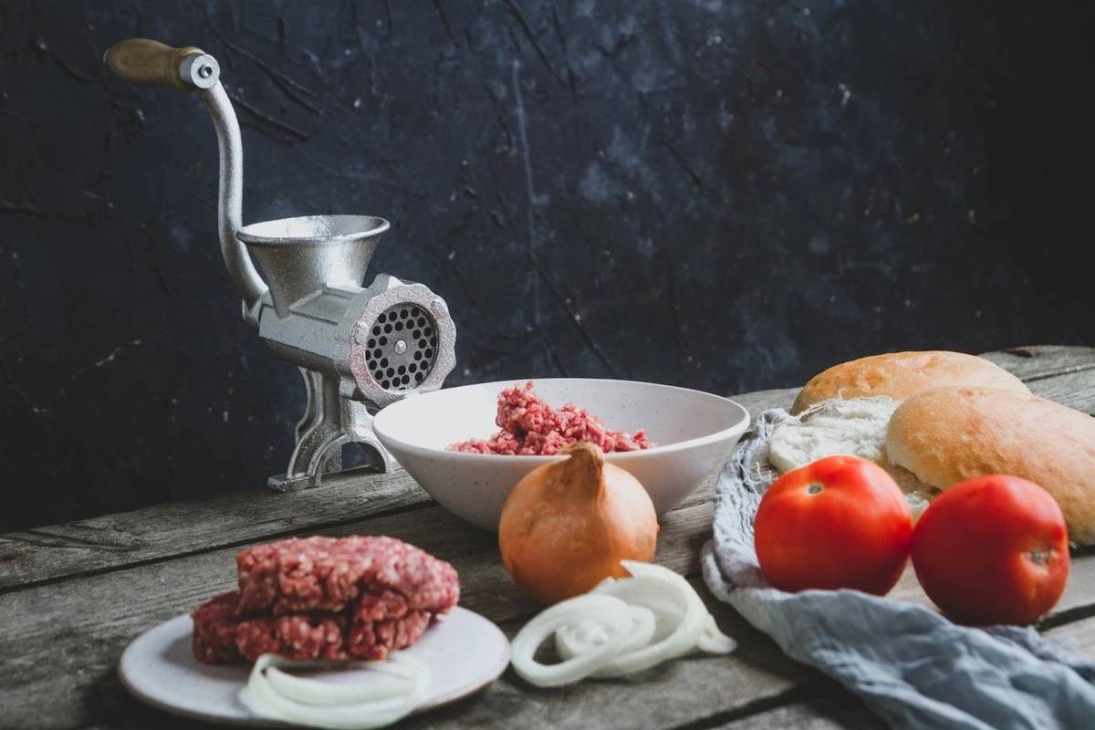 KitchenCraft Litinový strojek na maso No. 5
