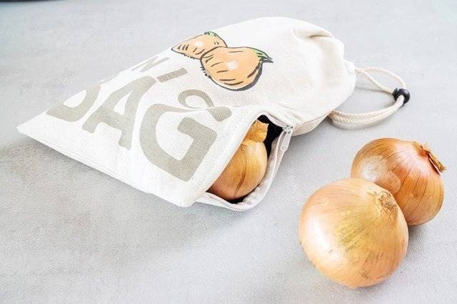 KitchenCraft Pytlík na skladování cibule Stay Fresh