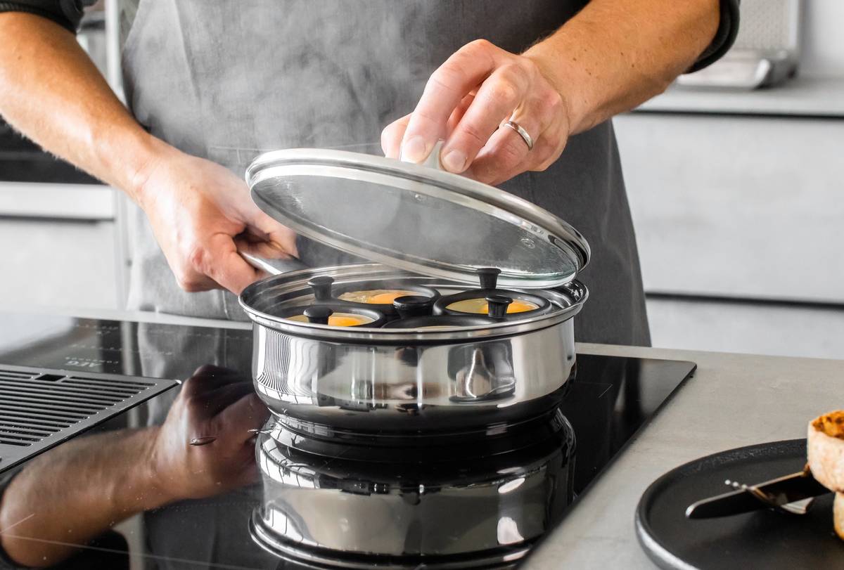 KitchenCraft Rendlík na pošírované vejce, pro 4 vajíčka, 28 cm