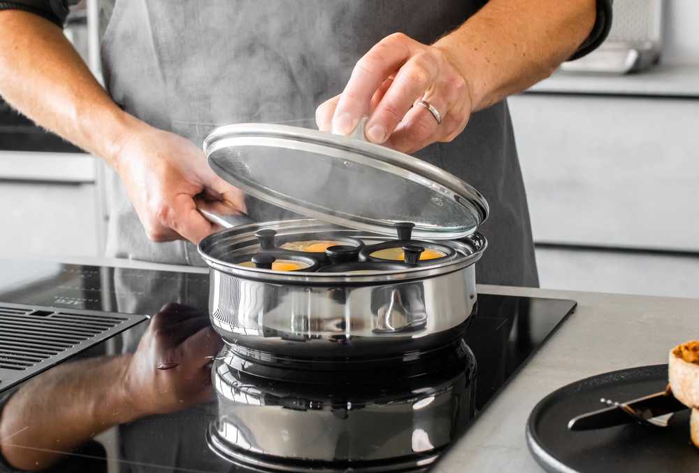 KitchenCraft Rendlík na pošírované vejce, pro 4 vajíčka, 28 cm