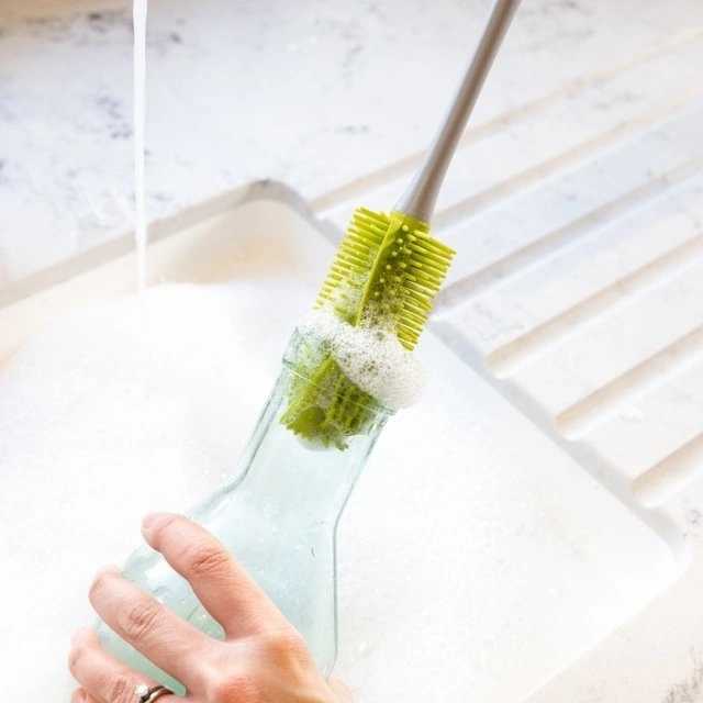 KitchenCraft Silikonový kartáč na lahve