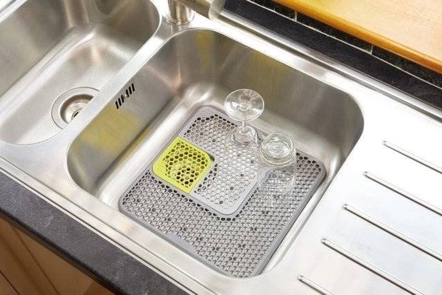 KitchenCraft Nastavitelná odkapávací podložka do dřezu