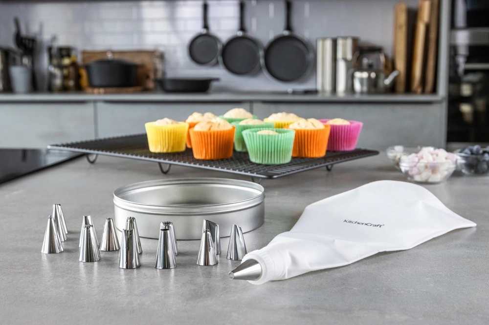 KitchenCraft Cukrářský sáček s náhradními nástavci, 16 ks
