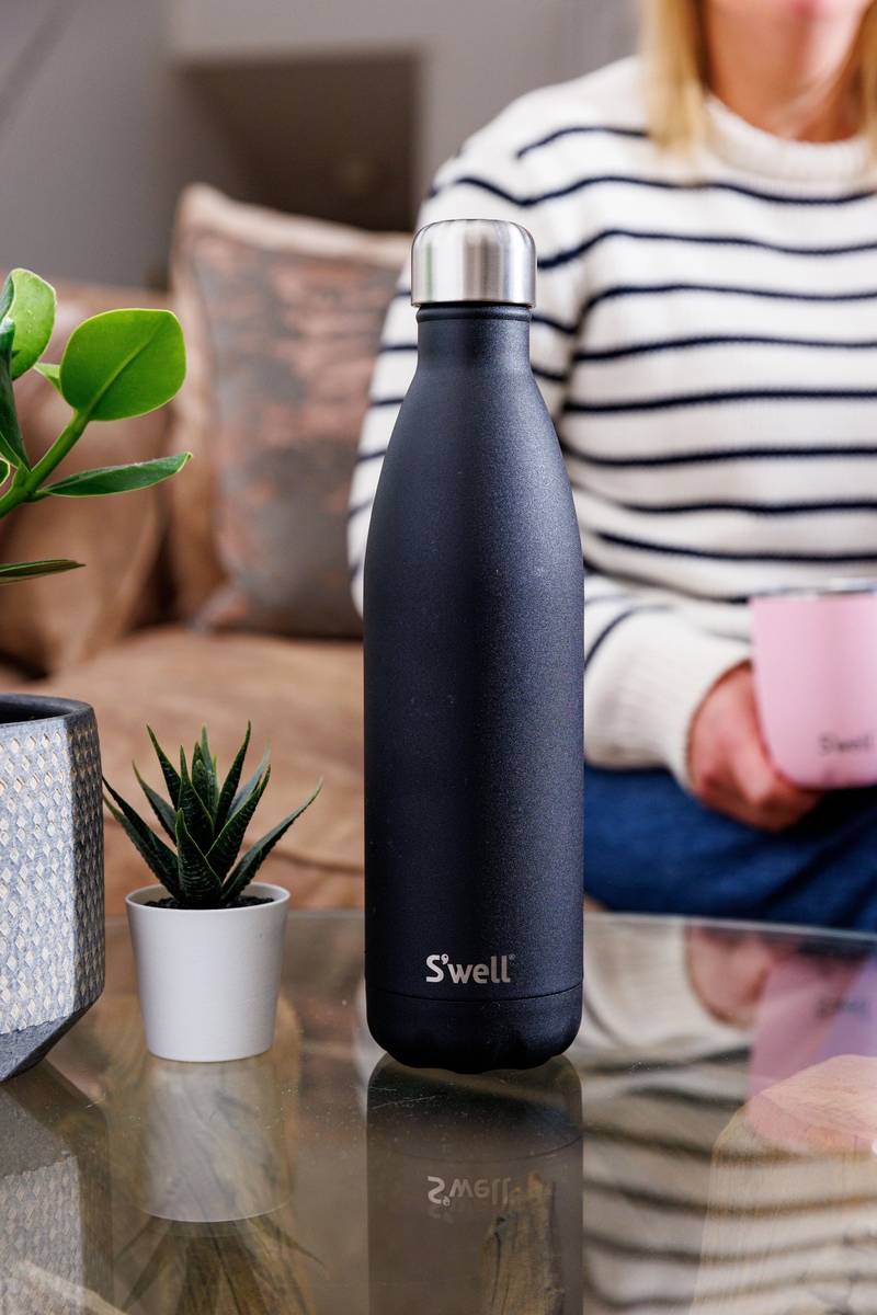 S'well Onyx Láhev na vodu, 750 ml