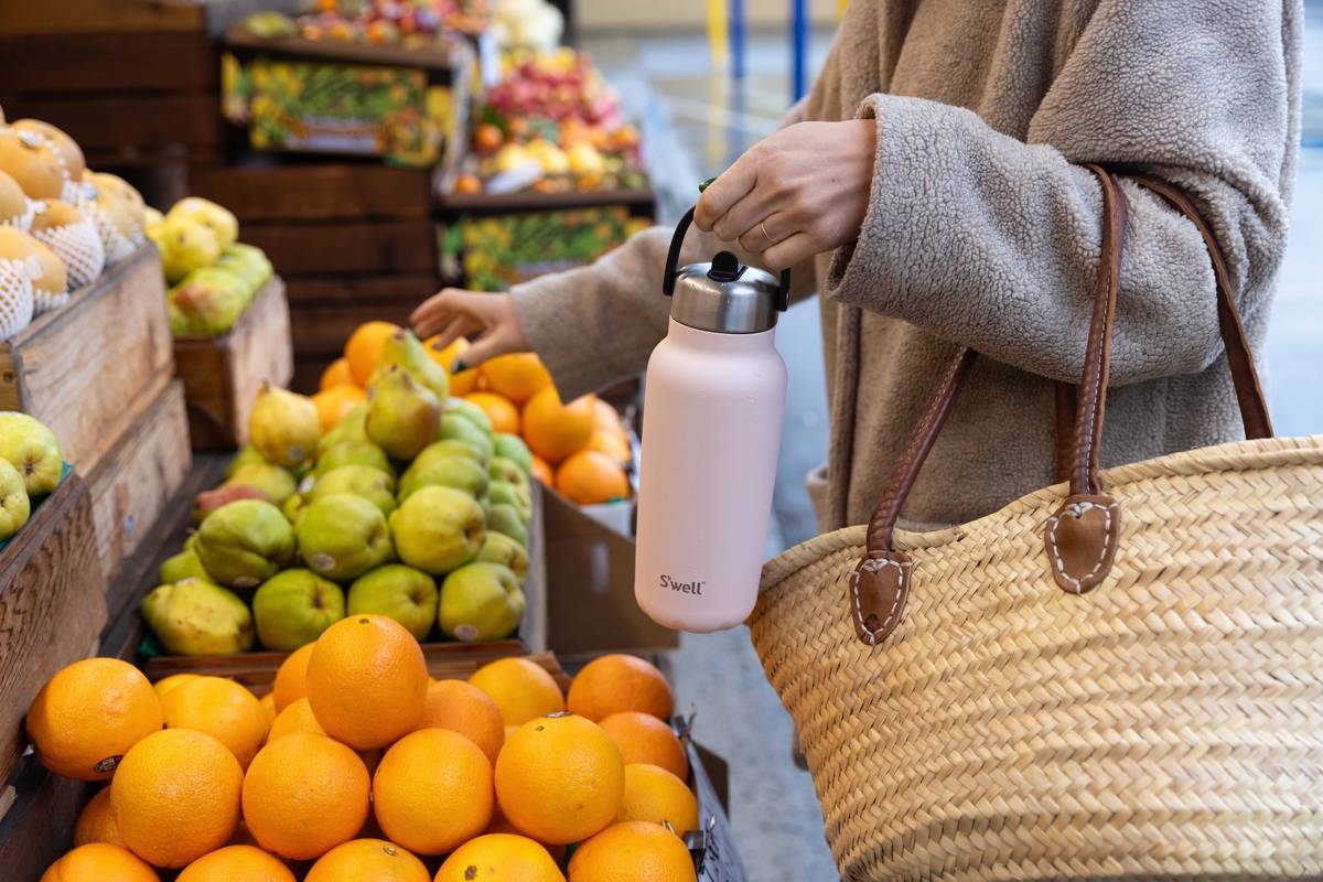 S'well Explorer Vakuová láhev na vodu, 700 ml, Himalayan Salt