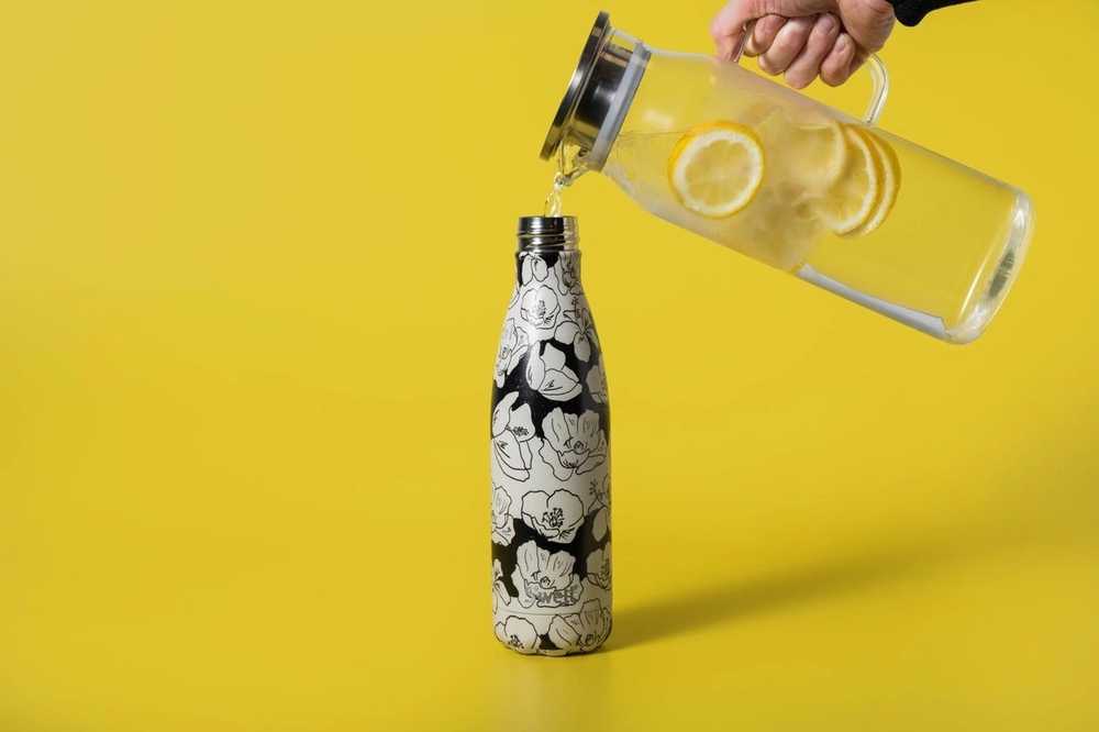 S'well Charcoal Bloom Láhev na vodu, 500 ml