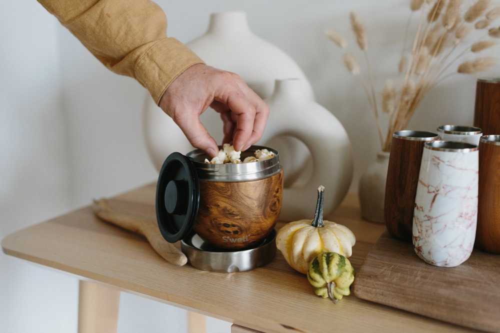S'well Teakwood Izolační dóza, 636 ml