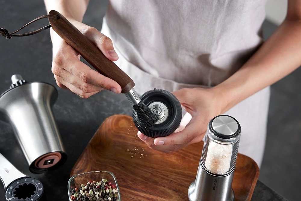 Gefu Čistící štětec na mlýnky Dusto