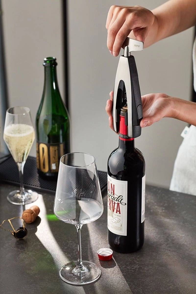 Gefu Vývrtka se zabudovanou řezačkou fólie Vinoso