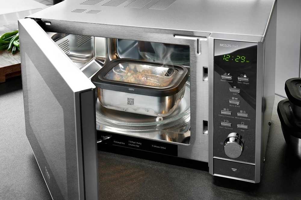 Gefu Provido Nádoba na potraviny, čtvercová, 1.8 l