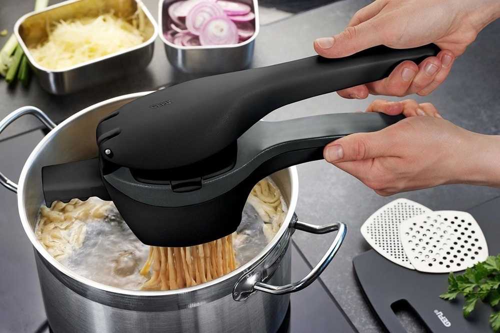 Gefu Ruční lis na brambory a špecle Pesco